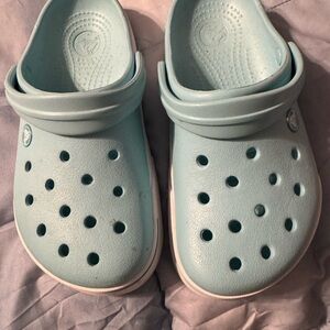 Crocs Light Blue Clogs Women’s Size 6 Like New